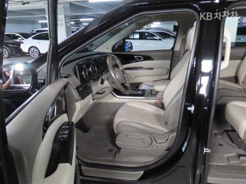 Kia Carnival — miniaturë 13