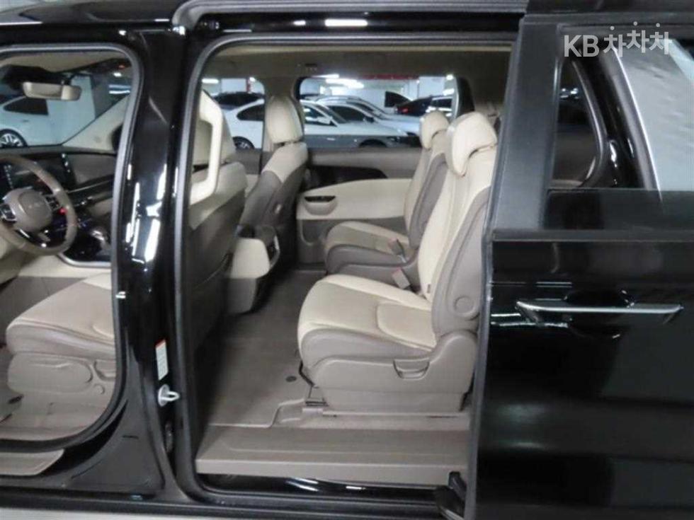 Kia Carnival — miniaturë 14