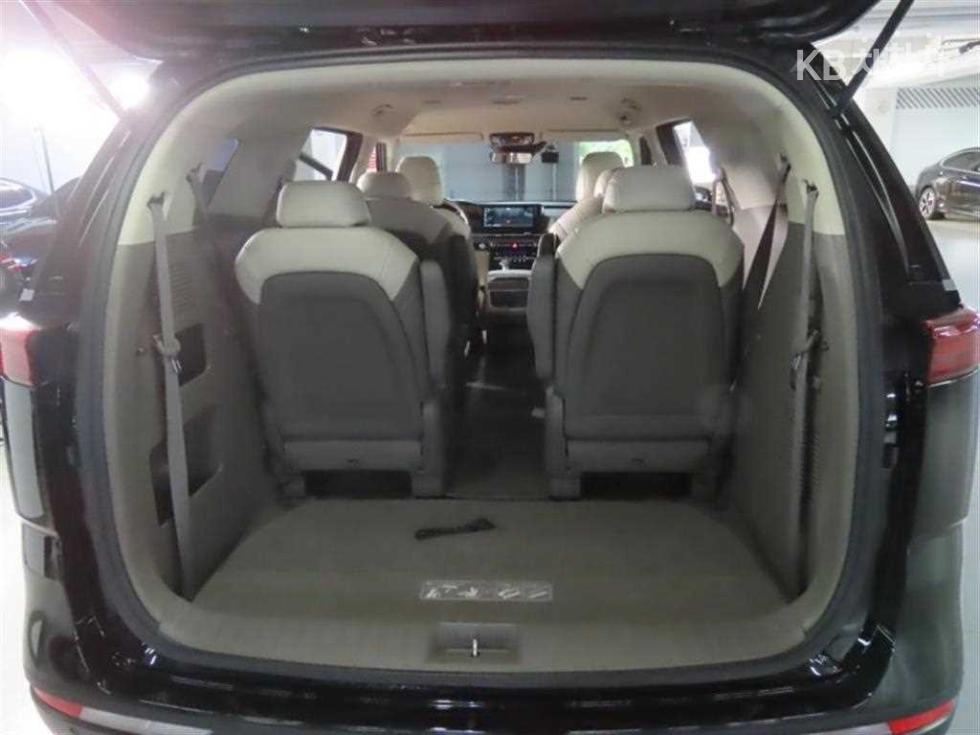 Kia Carnival — miniaturë 18