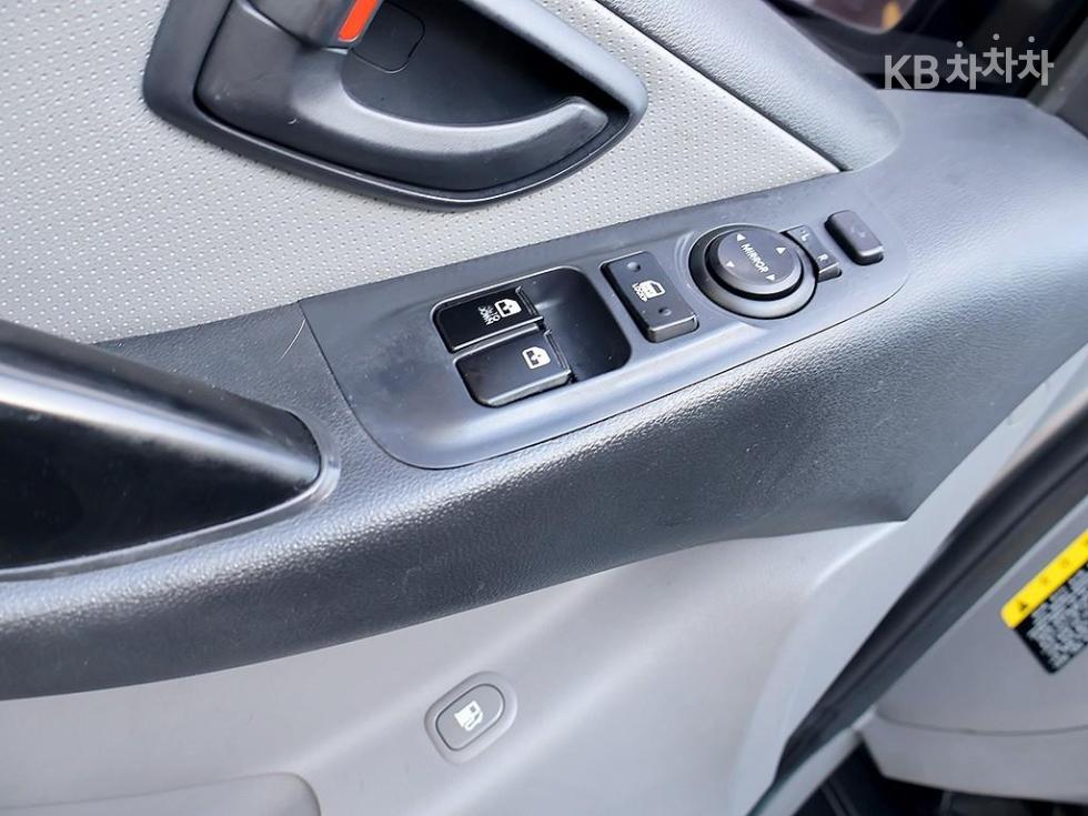 Hyundai Starex — miniaturë 13