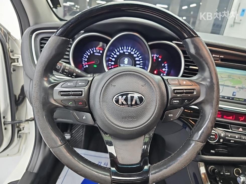 Kia K5 — miniaturë 9