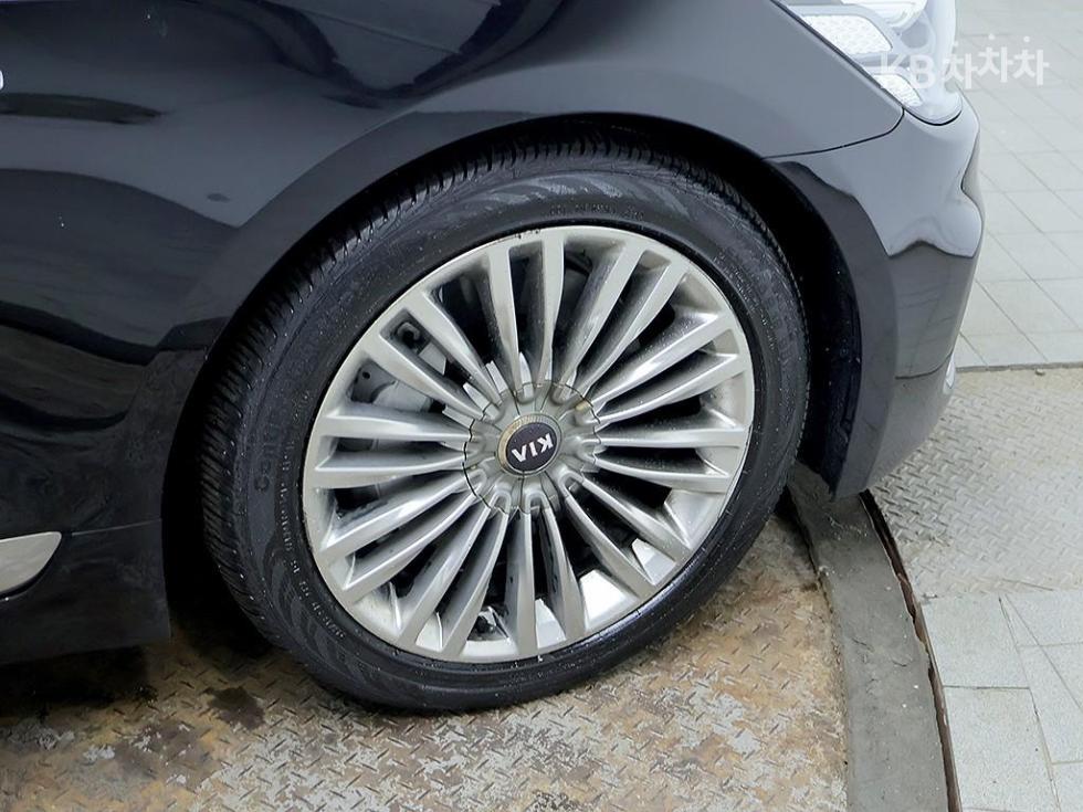 Kia K9 — miniaturë 8