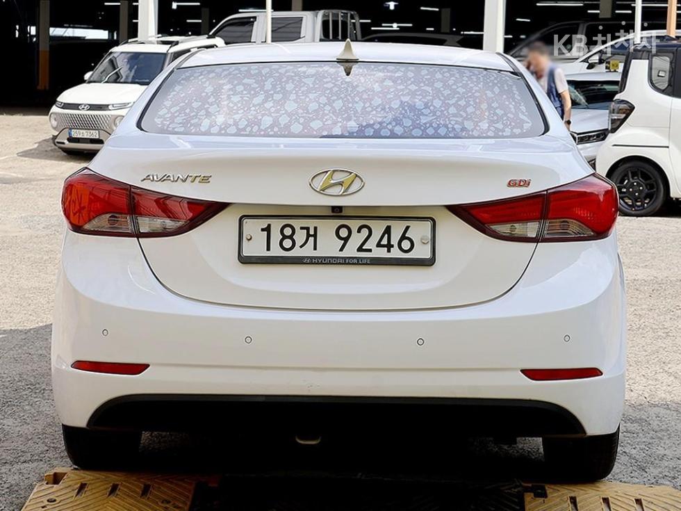 Hyundai Avante — miniaturë 3