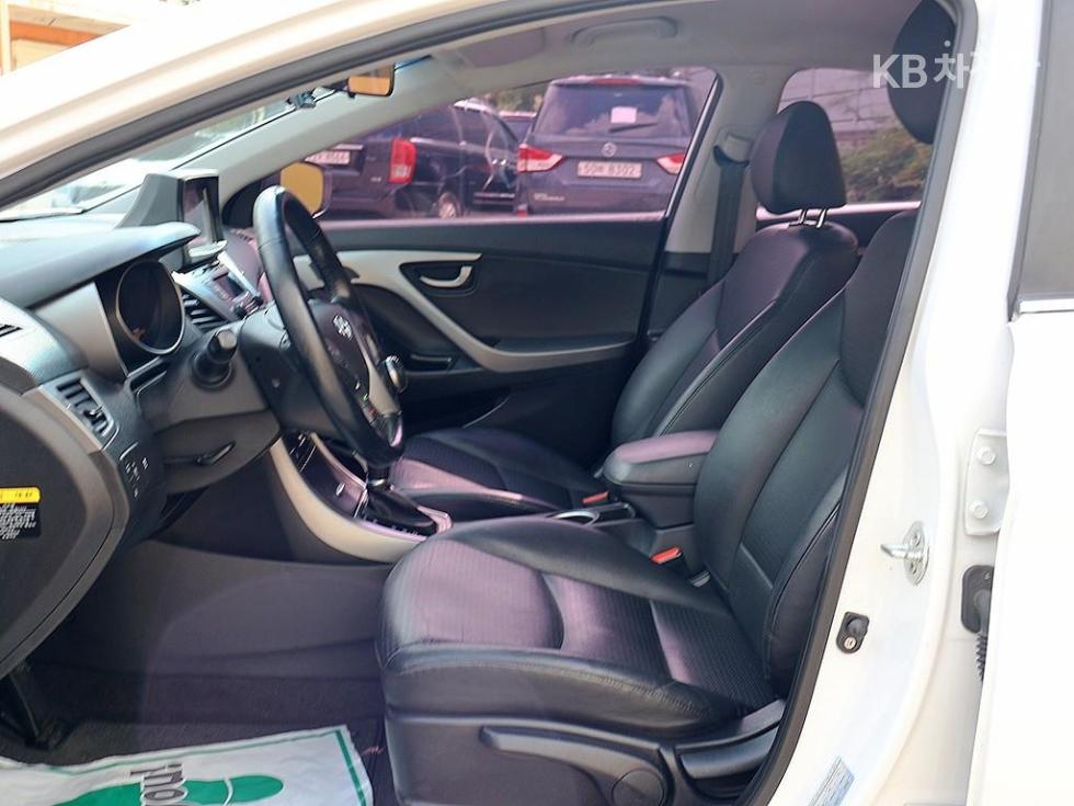 Hyundai Avante — miniaturë 12