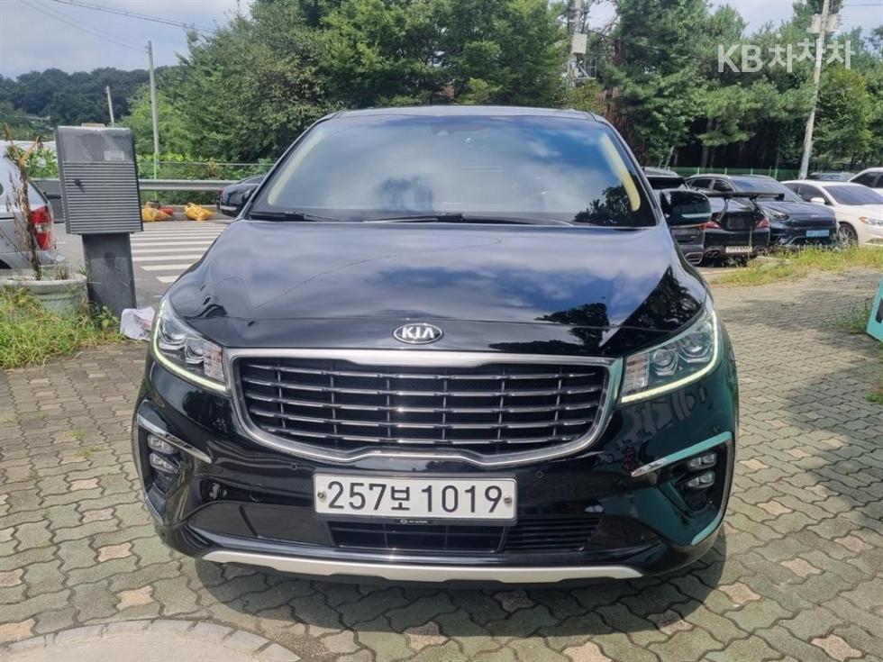 Kia Carnival — miniaturë 2