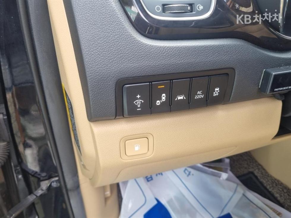Kia Carnival — miniaturë 5