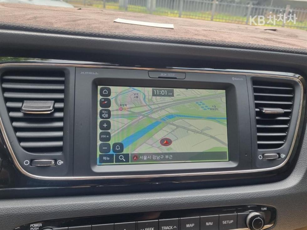 Kia Carnival — miniaturë 7