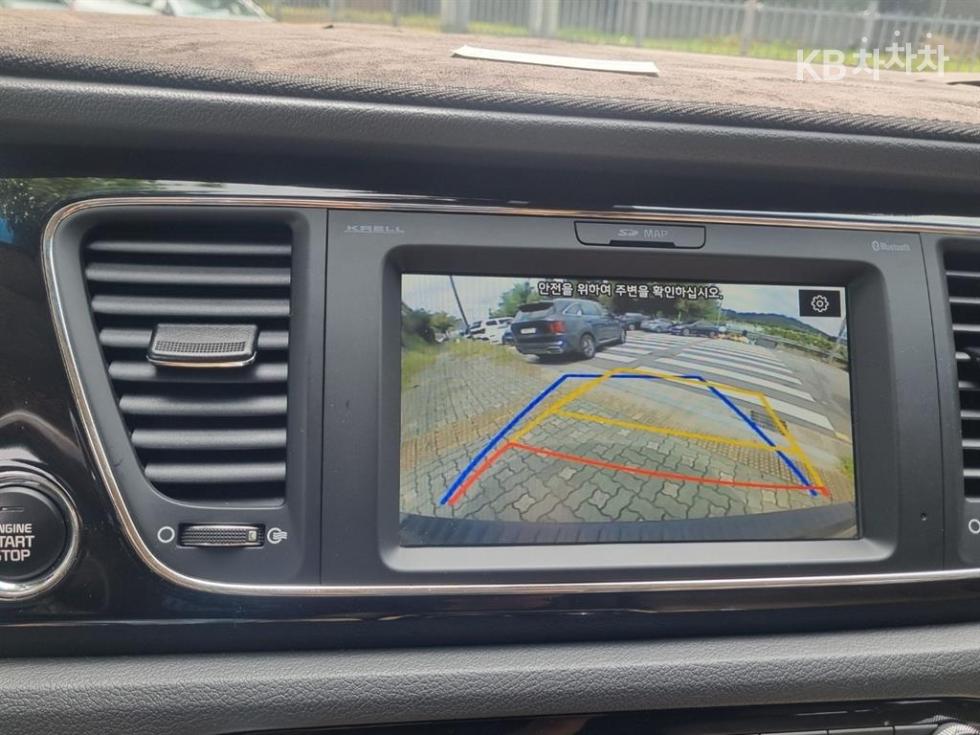Kia Carnival — miniaturë 8