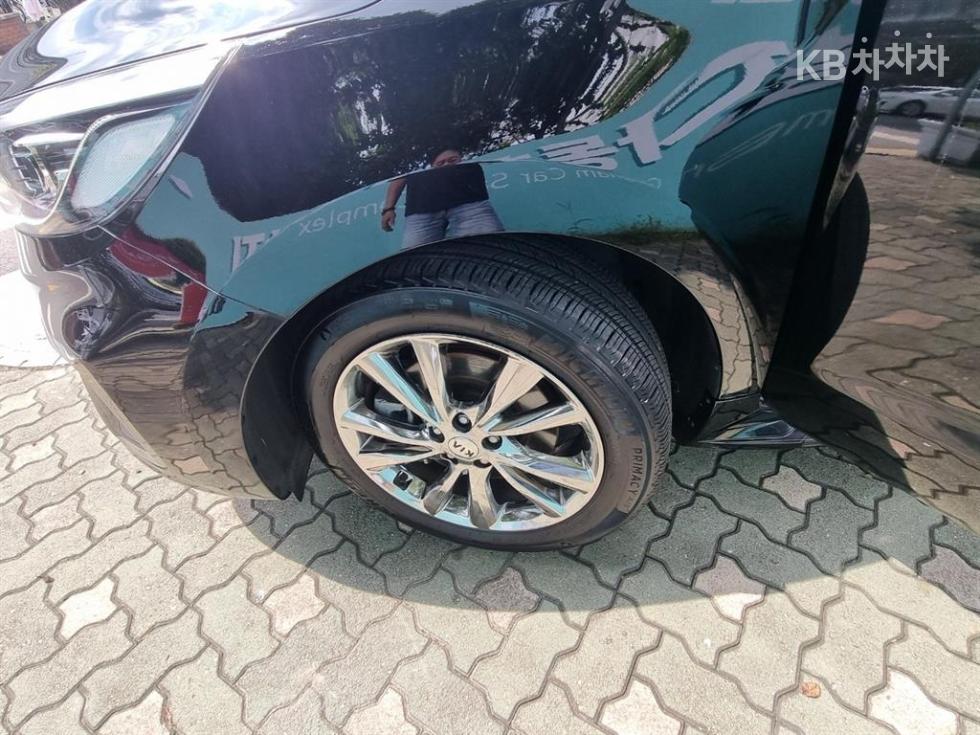Kia Carnival — miniaturë 19