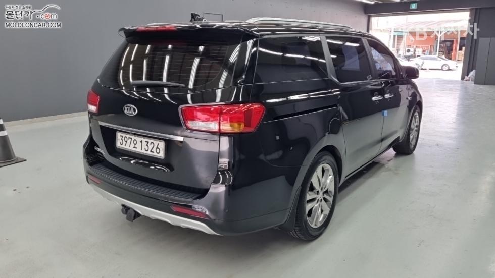 Kia Carnival — miniaturë 2