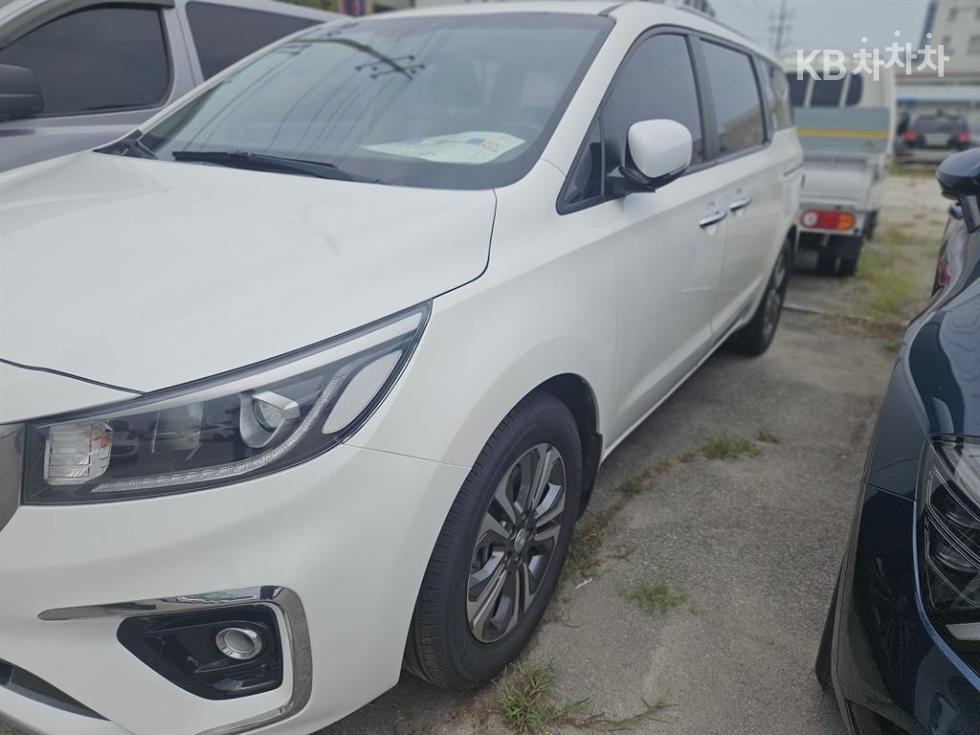 Kia Carnival — miniaturë 2