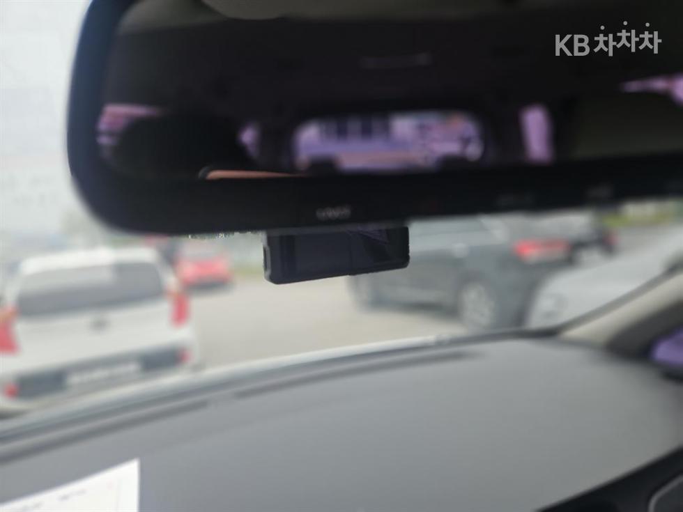 Kia Carnival — miniaturë 12