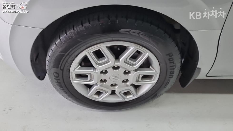 Hyundai Staria — miniaturë 6