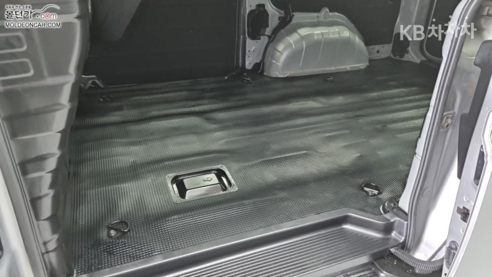 Hyundai Staria — miniaturë 10
