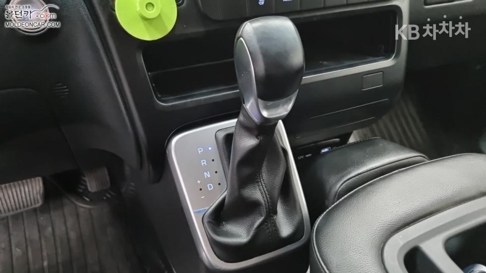 Hyundai Staria — miniaturë 13