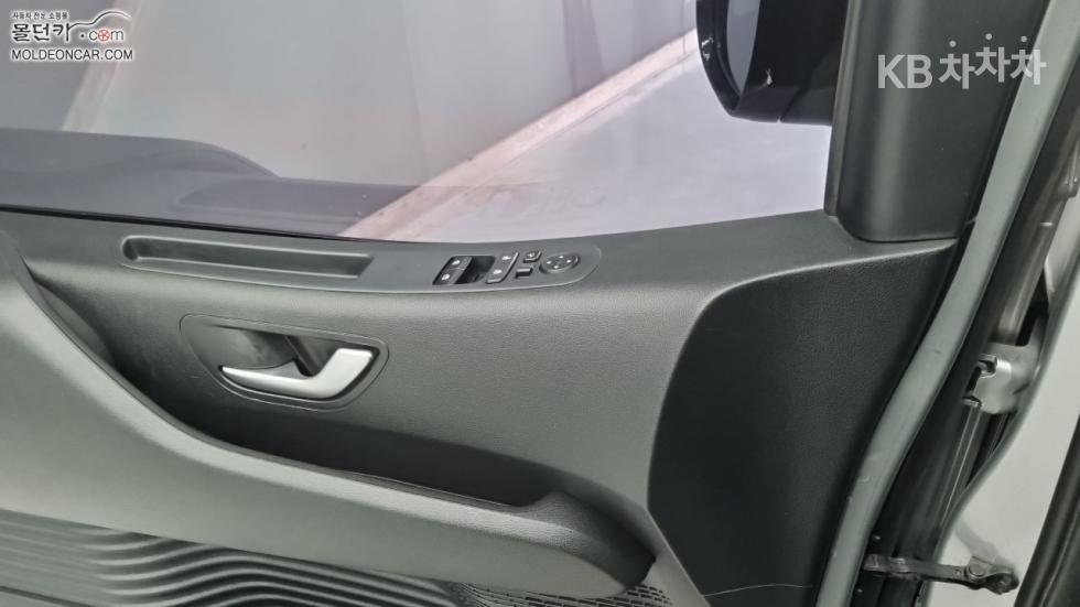 Hyundai Staria — miniaturë 15