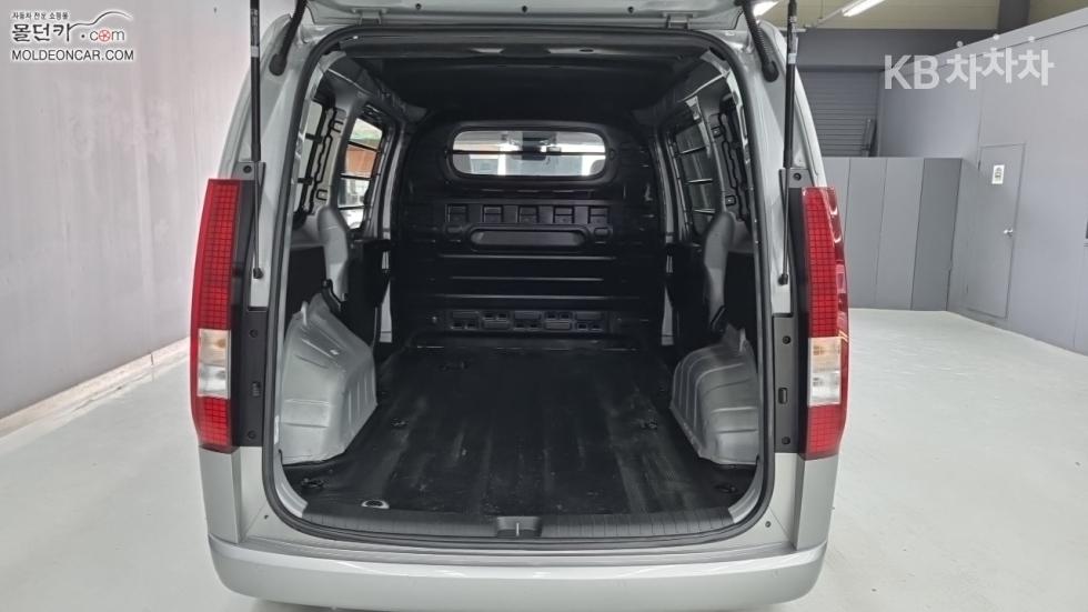 Hyundai Staria — miniaturë 16