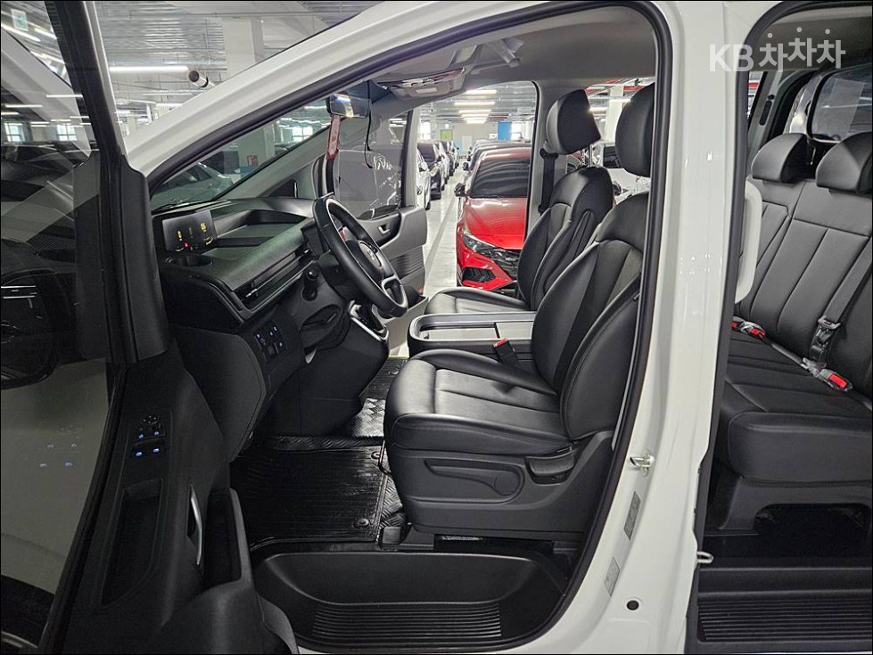 Hyundai Staria — miniaturë 6