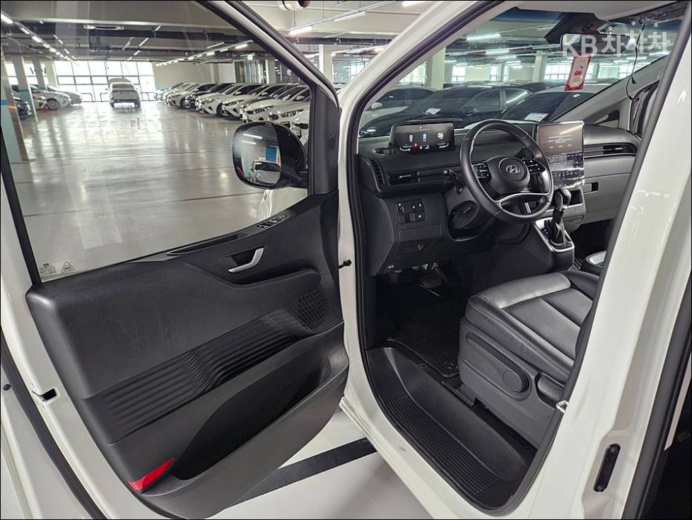 Hyundai Staria — miniaturë 8