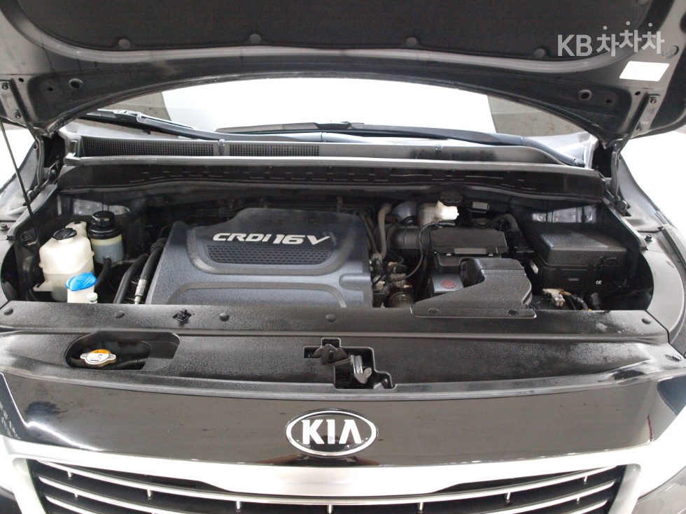 Kia Carnival — miniaturë 9