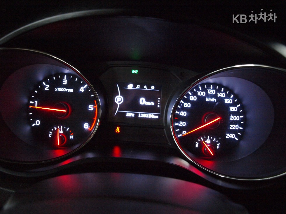 Kia Carnival — miniaturë 20