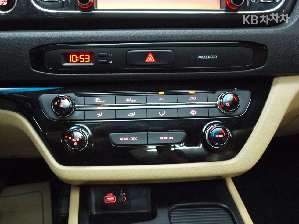 Kia Carnival — miniaturë 25