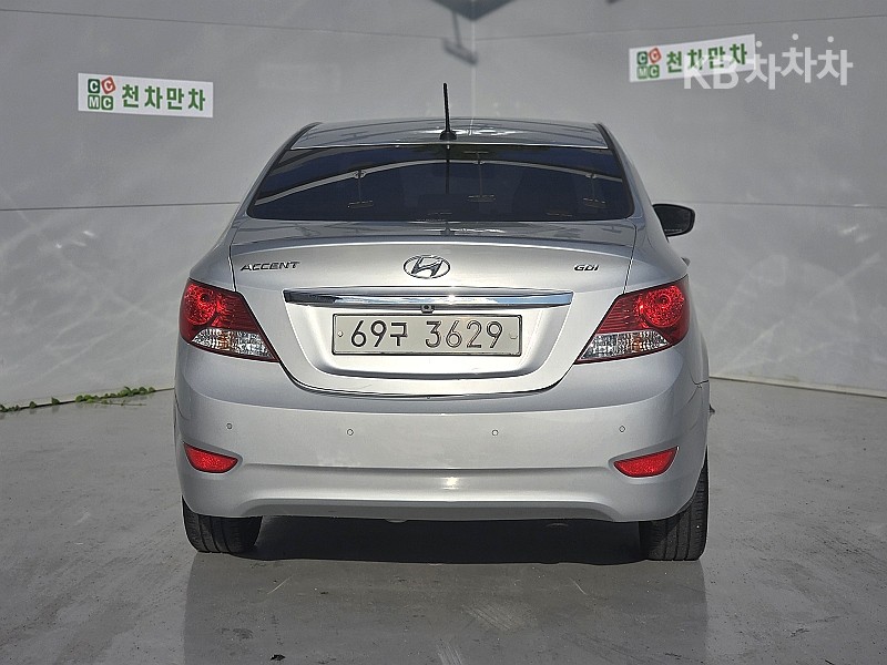Hyundai Accent — miniaturë 2