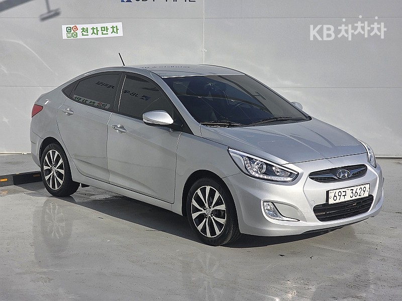 Hyundai Accent — miniaturë 3