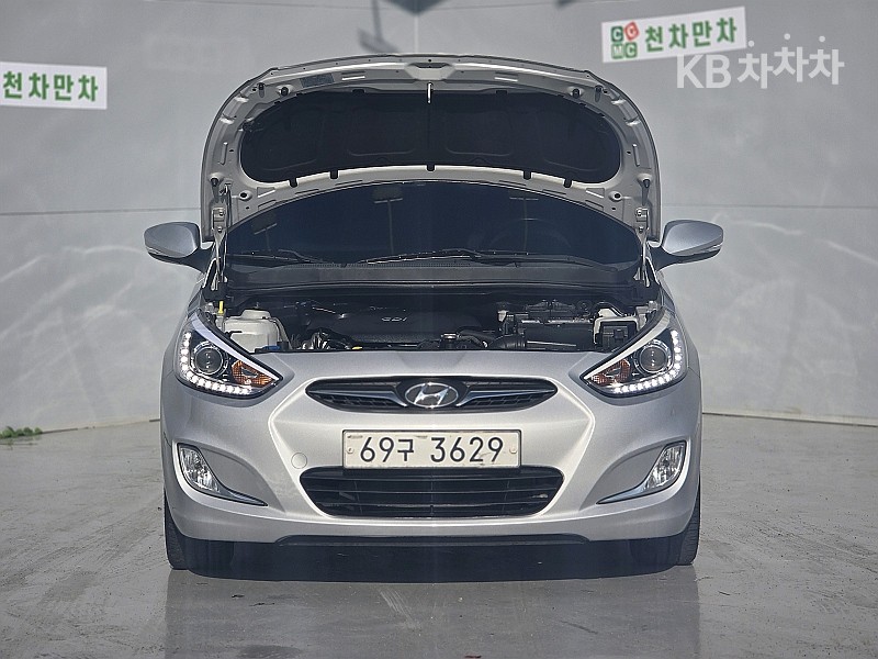 Hyundai Accent — miniaturë 11