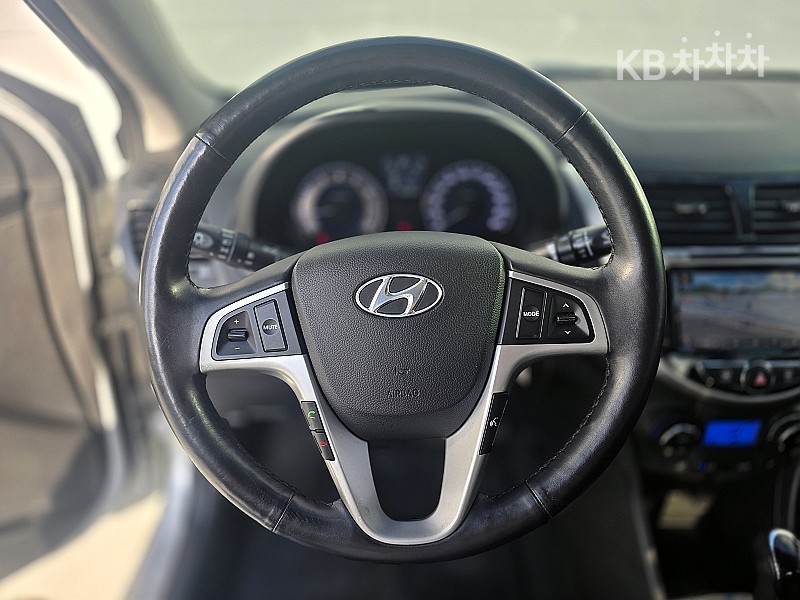 Hyundai Accent — miniaturë 13