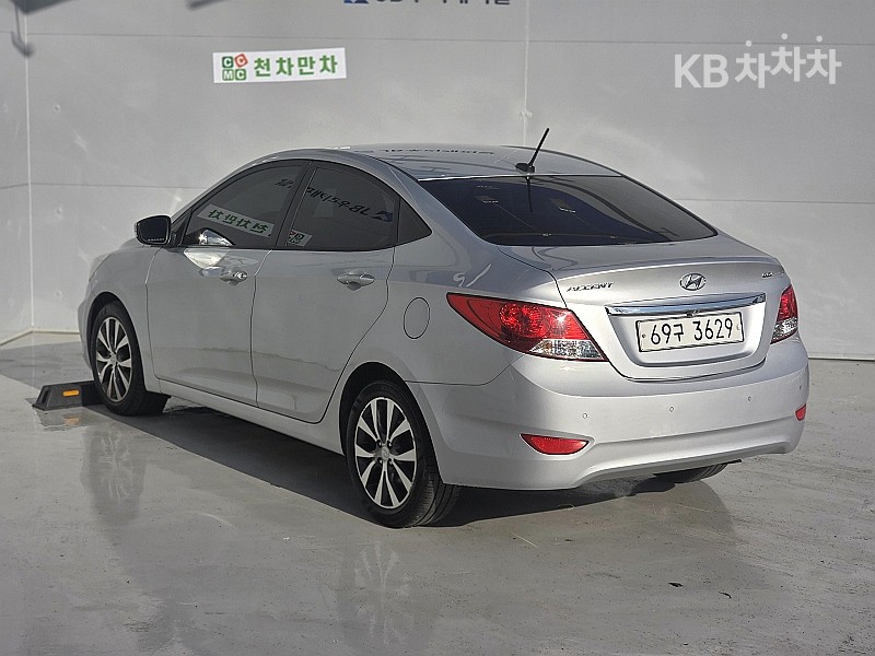 Hyundai Accent — miniaturë 17