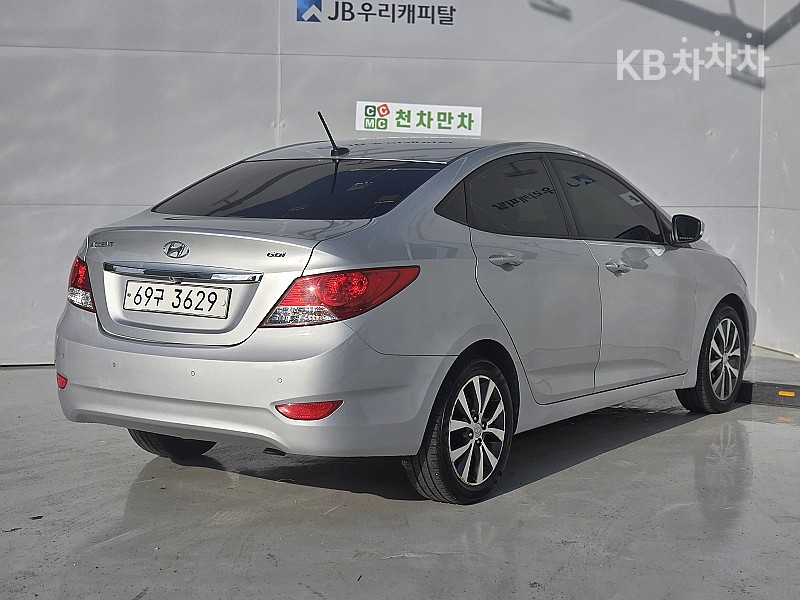 Hyundai Accent — miniaturë 18
