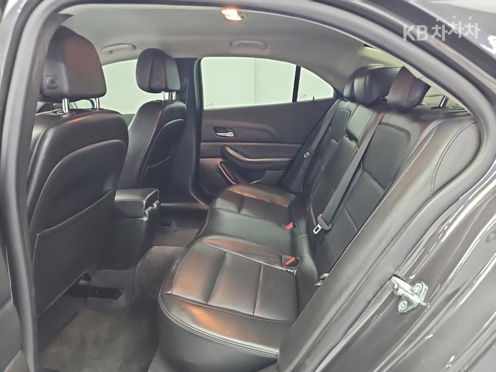 Chevrolet Malibu — miniaturë 12