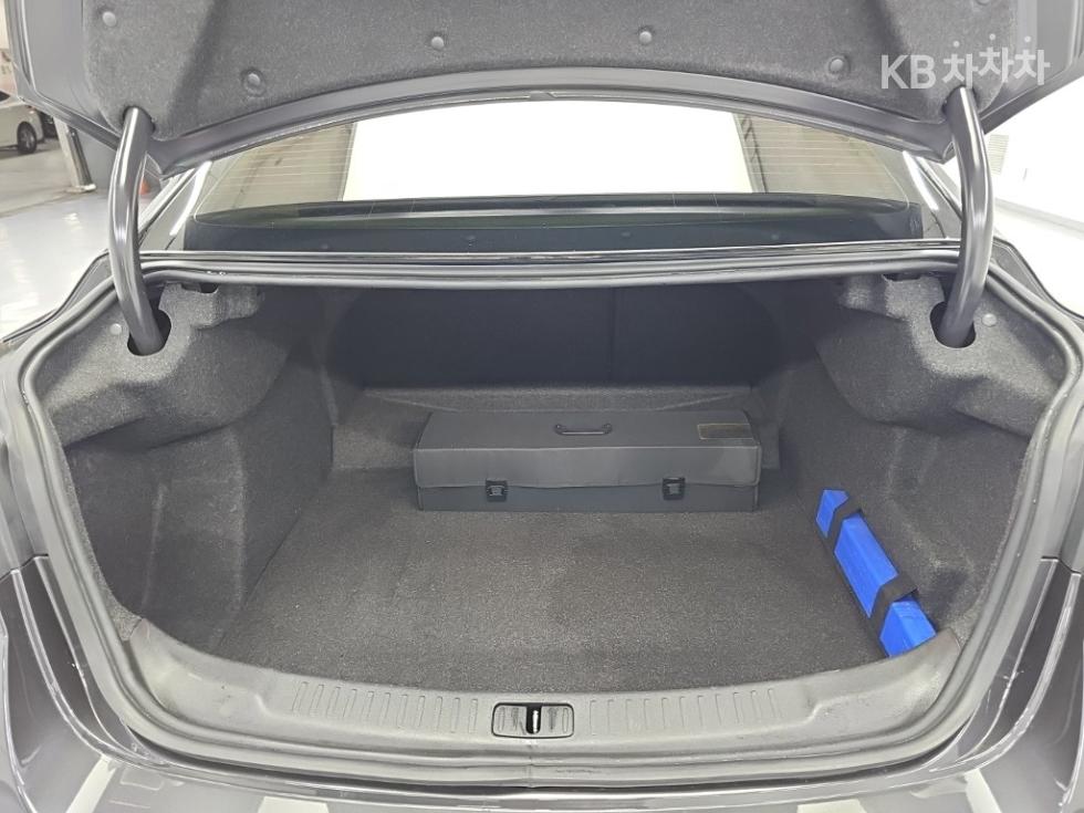 Chevrolet Malibu — miniaturë 18