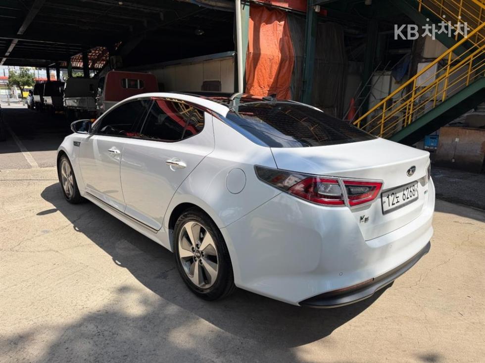 Kia K5 — miniaturë 2