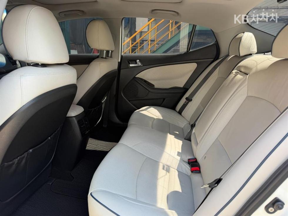 Kia K5 — miniaturë 11