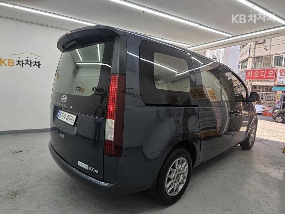 Hyundai Staria — miniaturë 4