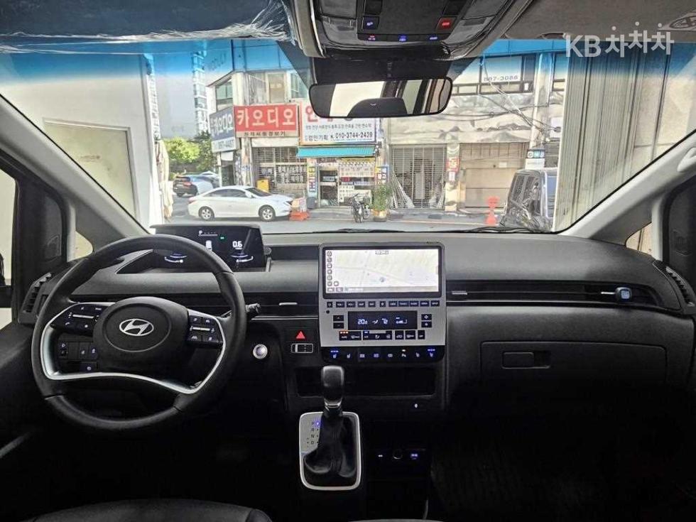 Hyundai Staria — miniaturë 7