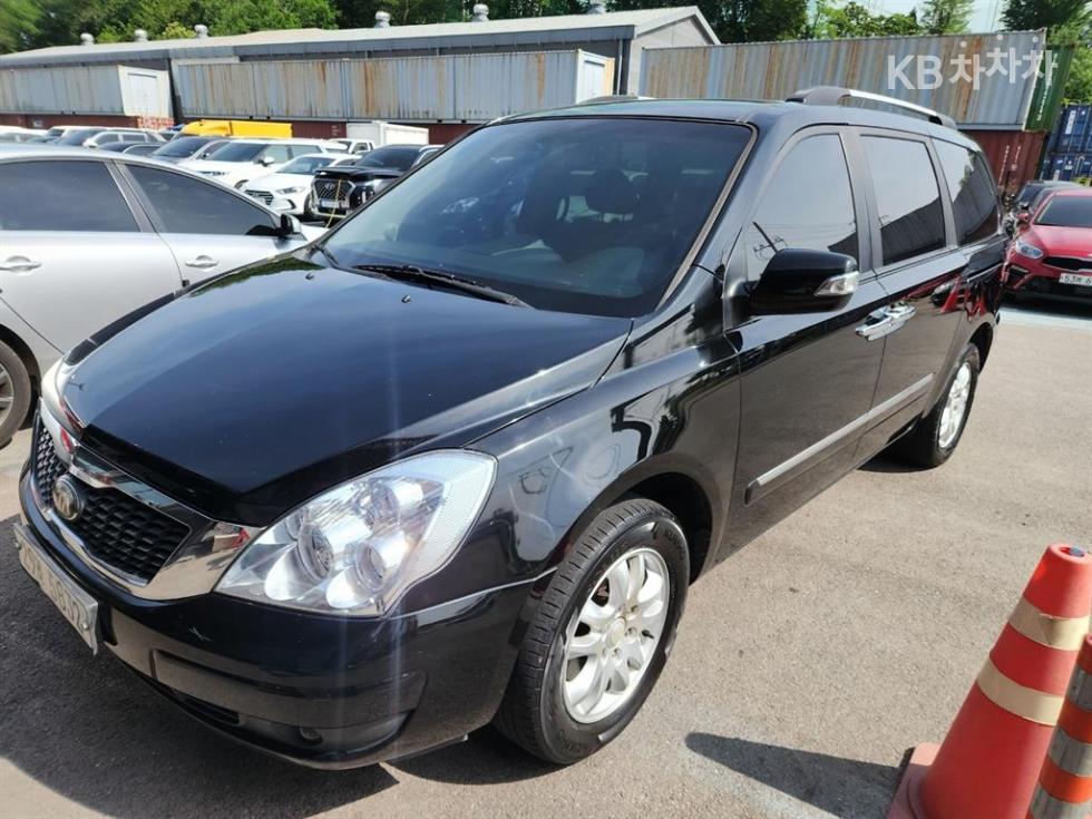Kia Carnival — miniaturë 2