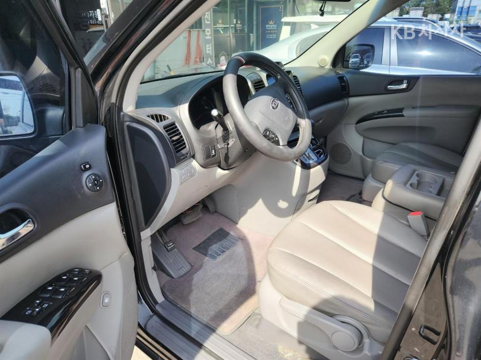 Kia Carnival — miniaturë 7