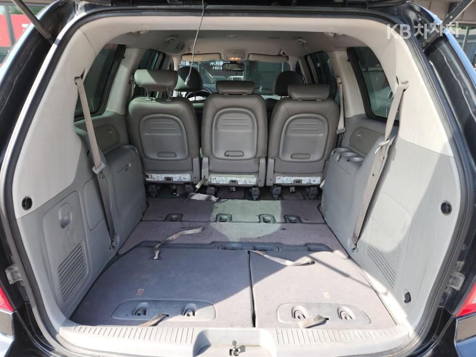 Kia Carnival — miniaturë 17