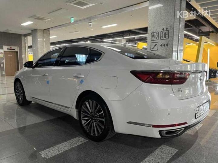 Kia K7 — miniaturë 3