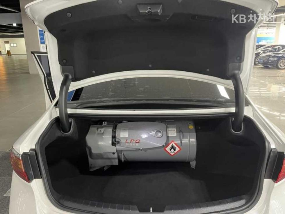 Kia K7 — miniaturë 5