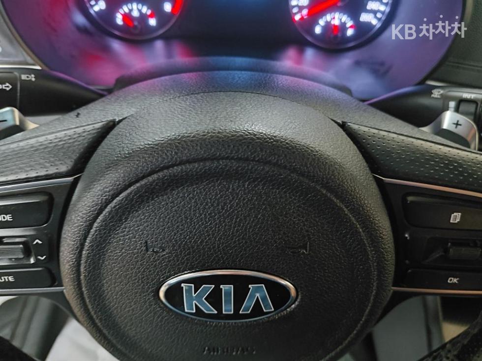 Kia K5 — miniaturë 8