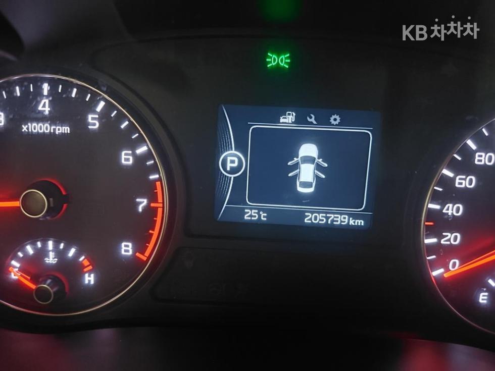 Kia K5 — miniaturë 10