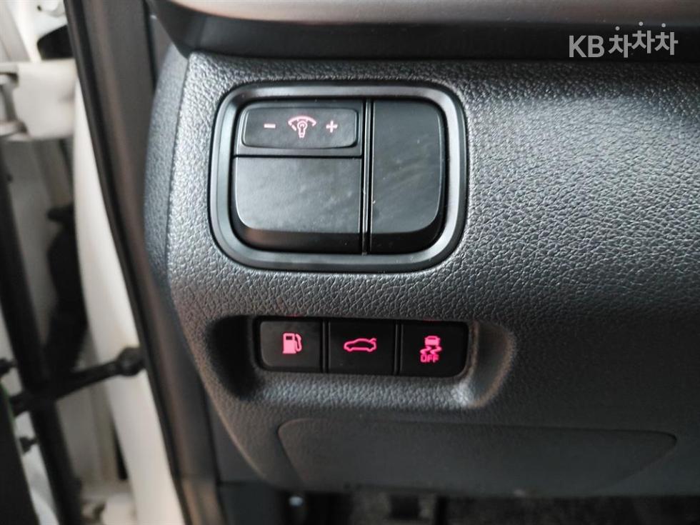 Kia K5 — miniaturë 11