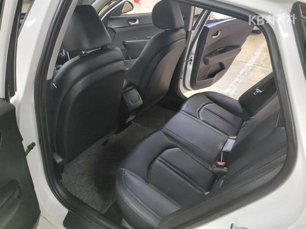 Kia K5 — miniaturë 14