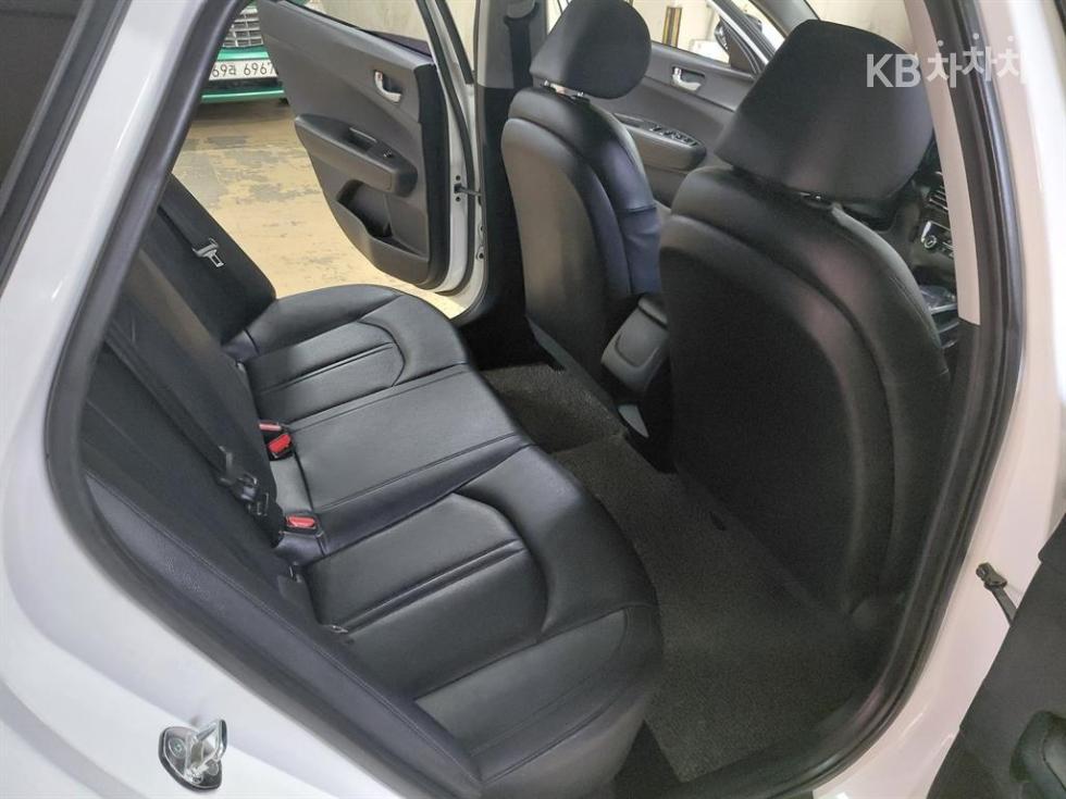 Kia K5 — miniaturë 16