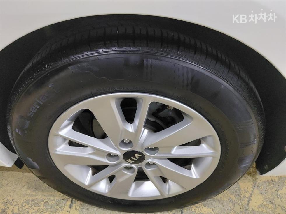 Kia K5 — miniaturë 18