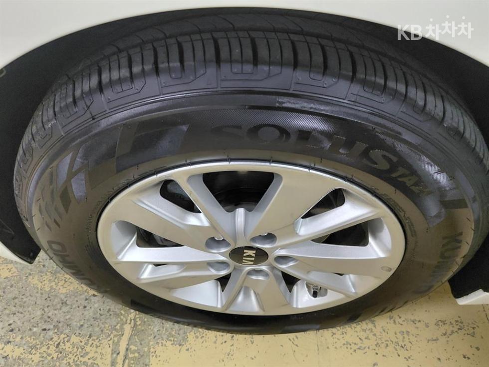 Kia K5 — miniaturë 19